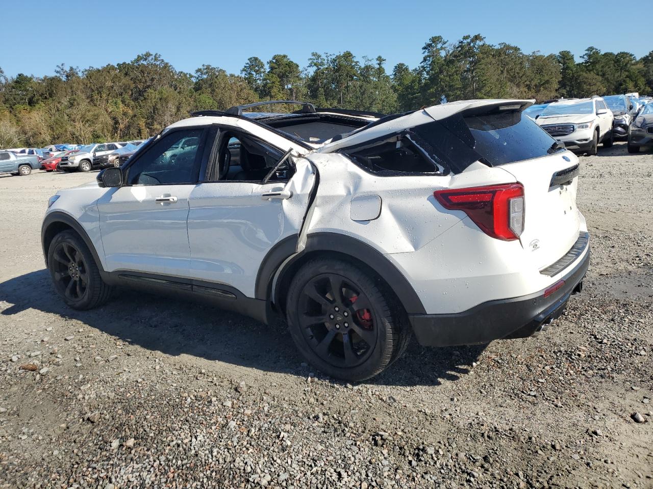 2022 Ford Explorer - Image 2