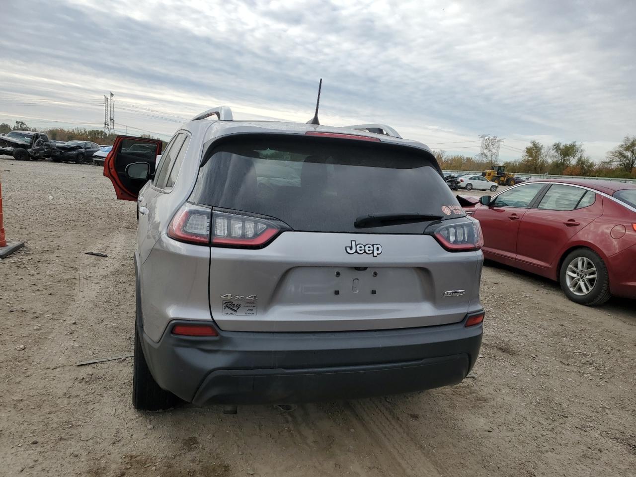 2019 Jeep Cherokee Latitude VIN: 1C4PJMCB8KD289026 Lot: 77217594