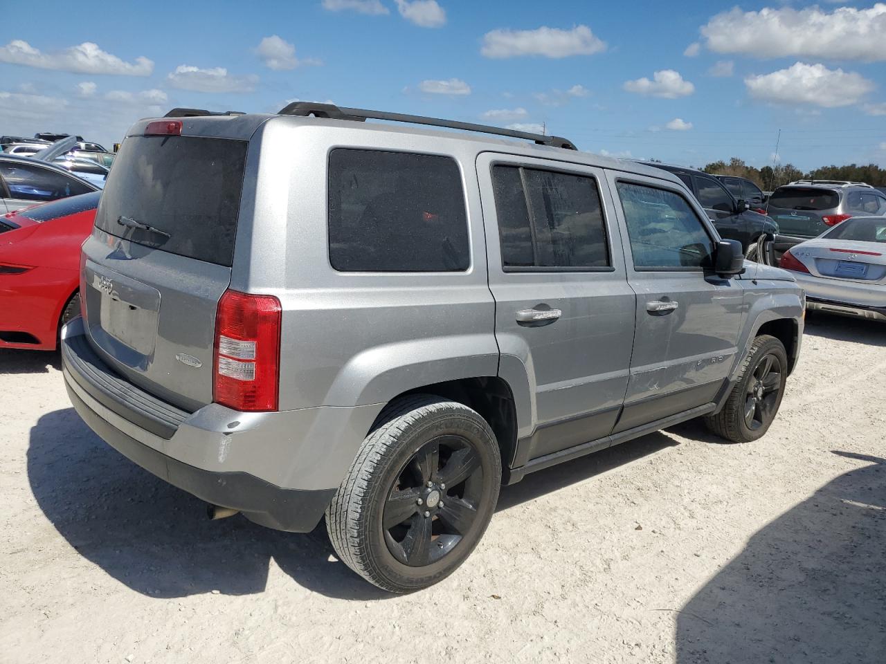 2017 Jeep Liberty (Patriot) - Image 3