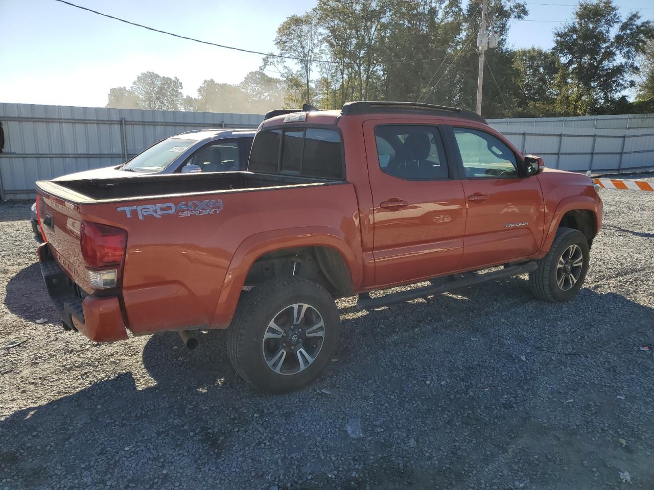 2016 Toyota Tacoma - Image 3