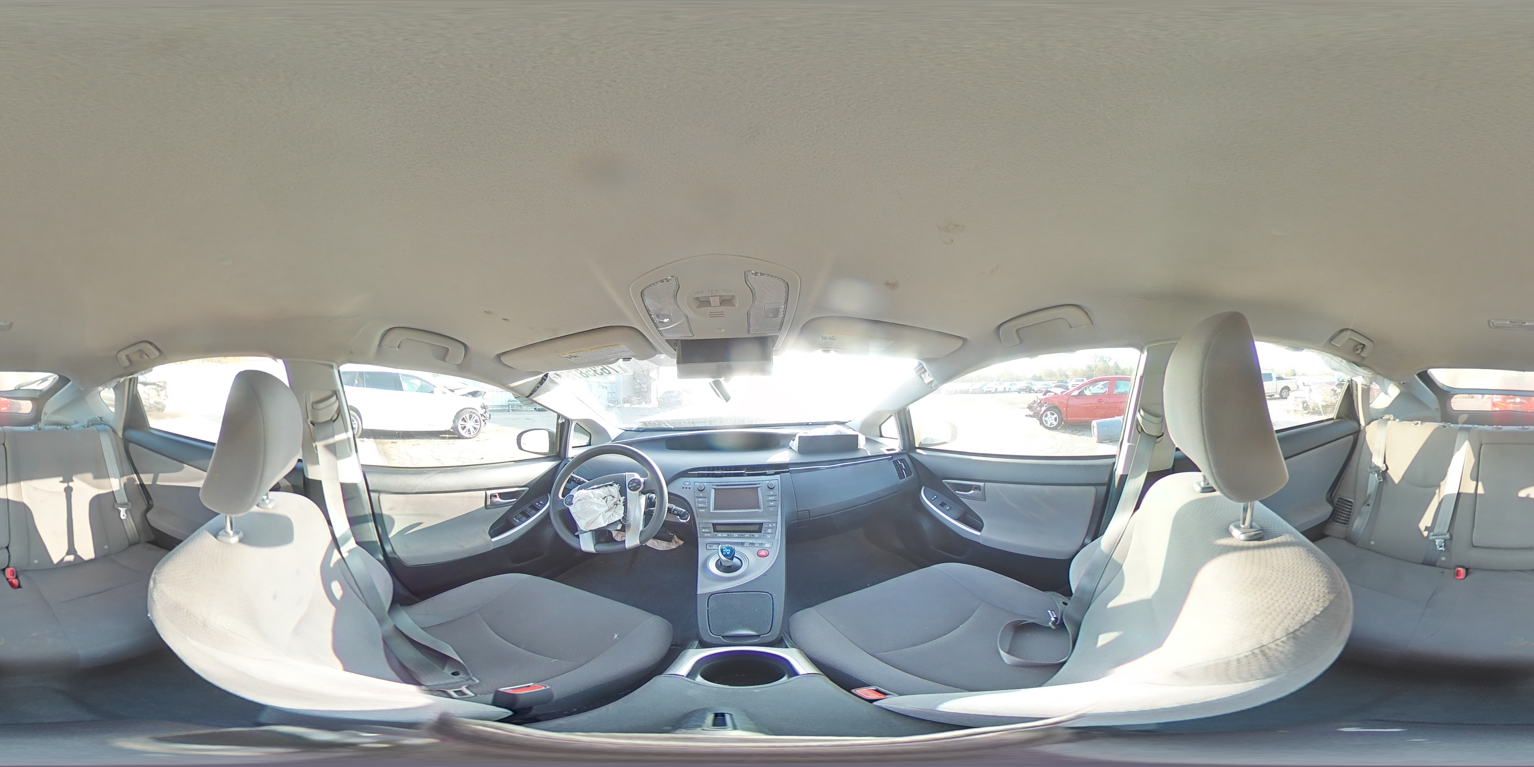 2015 Toyota Prius - Image 13