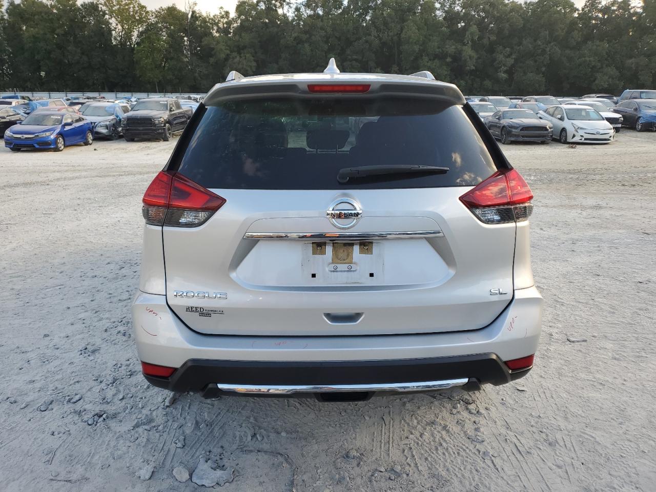 2017 Nissan Rogue - Image 6