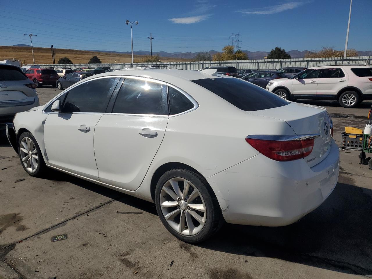 VIN 1G4PR5SK4G4146111 2016 BUICK VERANO no.2