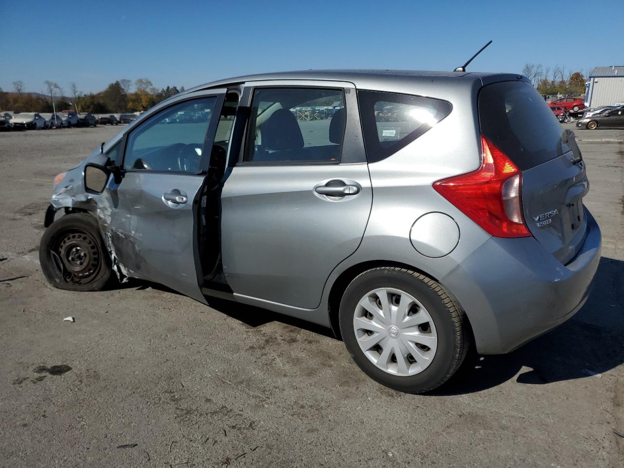 2015 Nissan Versa - Image 2