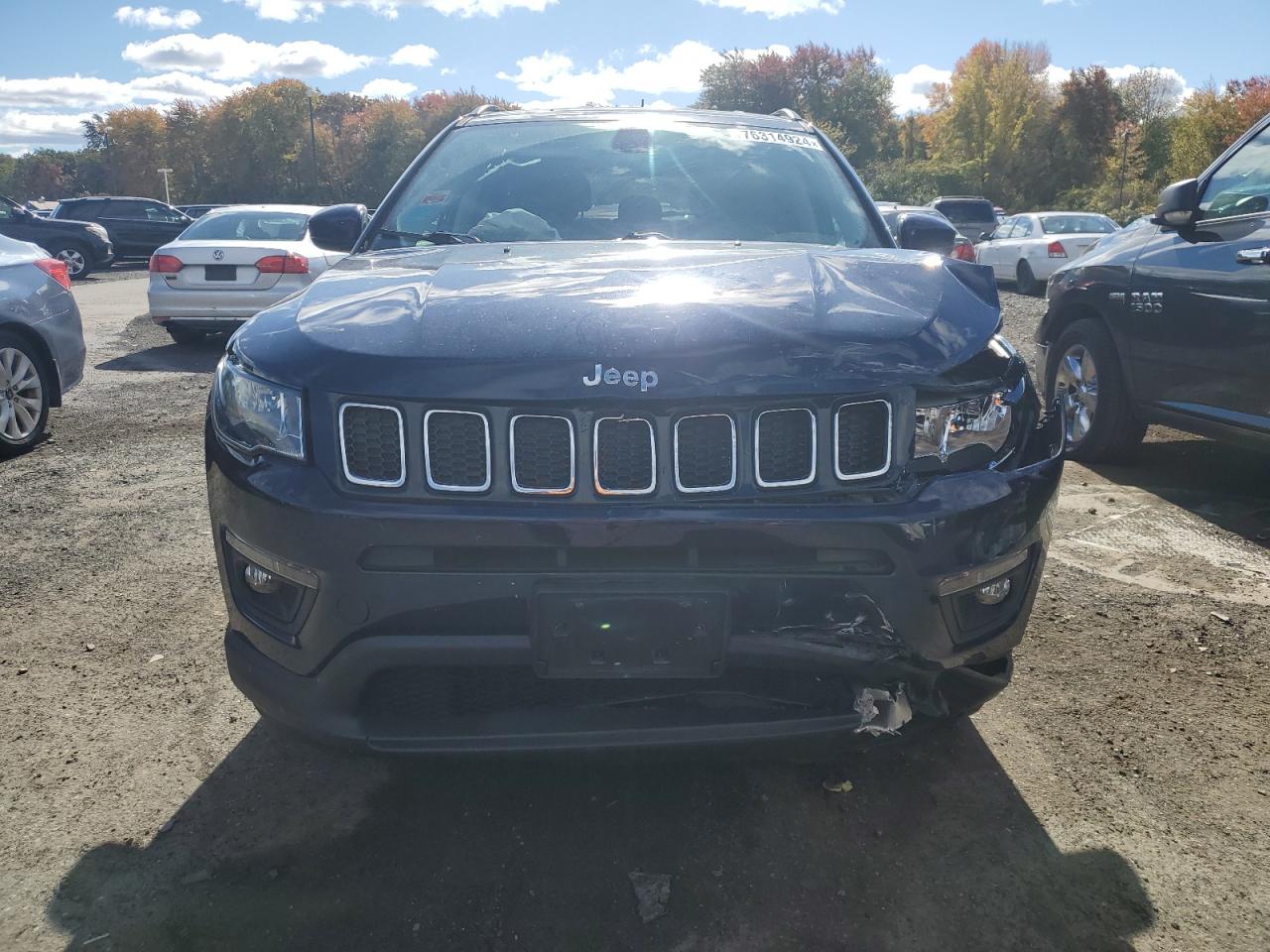 VIN 3C4NJDBB9KT678681 2019 JEEP COMPASS no.5