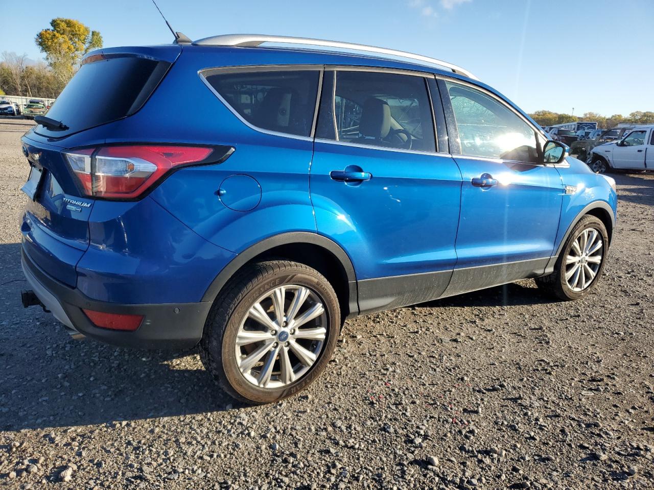 VIN 1FMCU9J99JUD44242 2018 FORD ESCAPE no.3