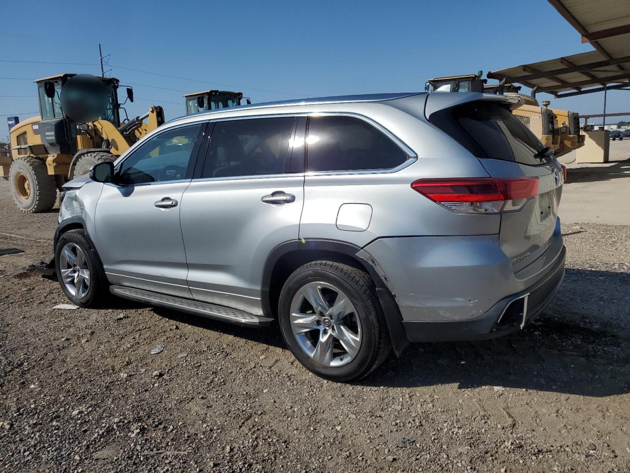 5TDYZRFH4HS196639 2017 TOYOTA HIGHLANDER - Image 2