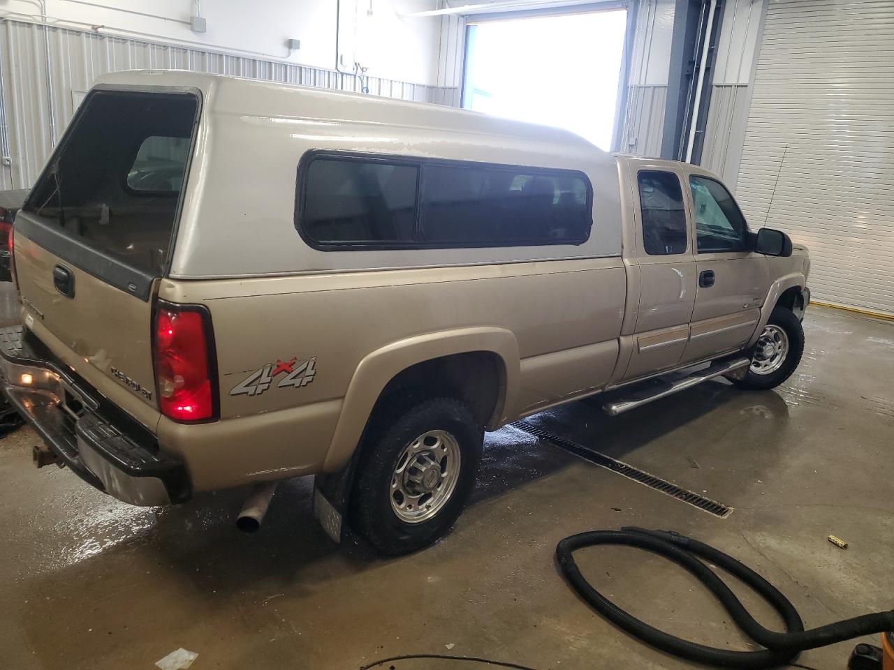 2005 Chevrolet Silverado - Image 3