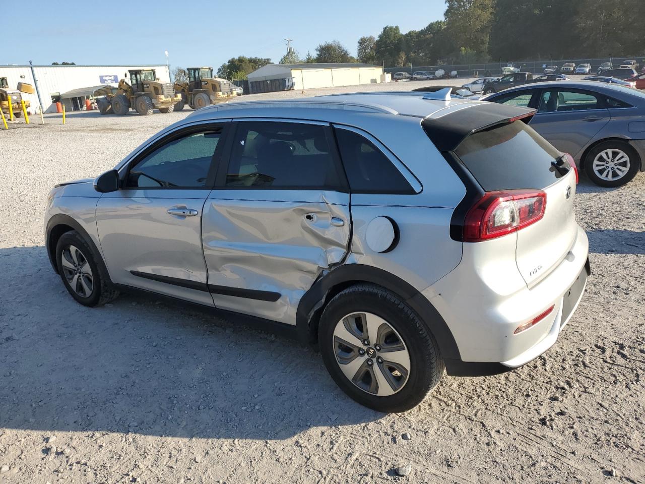 KNDCB3LC6K5224751 2019 KIA NIRO - Image 2