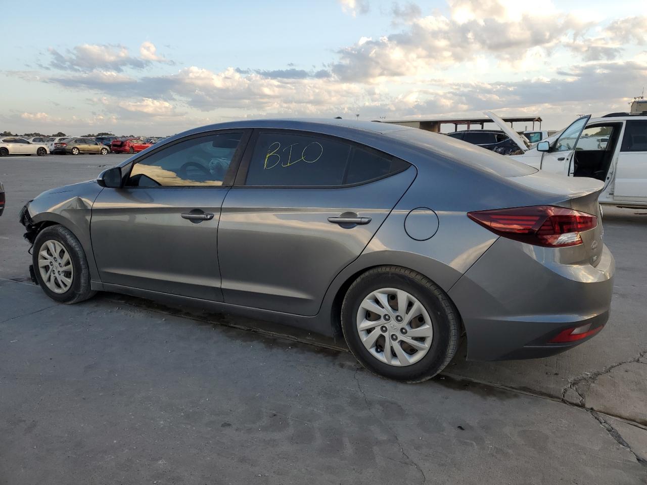 2019 Hyundai Elantra - Image 2