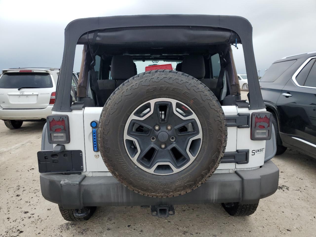 2011 Jeep Wrangler Unlimited Sport VIN: 1J4BA3H12BL581209 Lot: 74675584