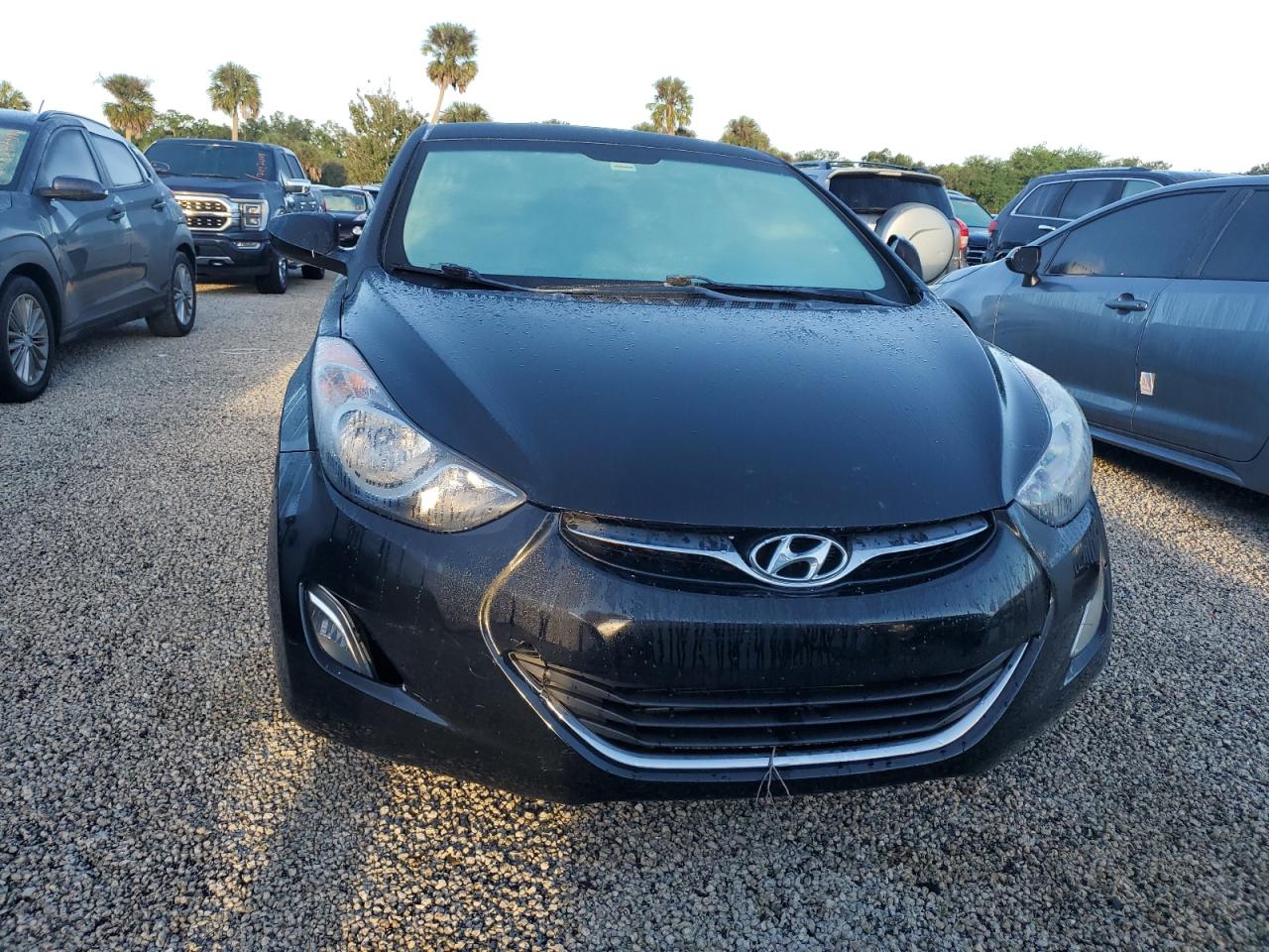 2013 Hyundai Elantra - Image 5