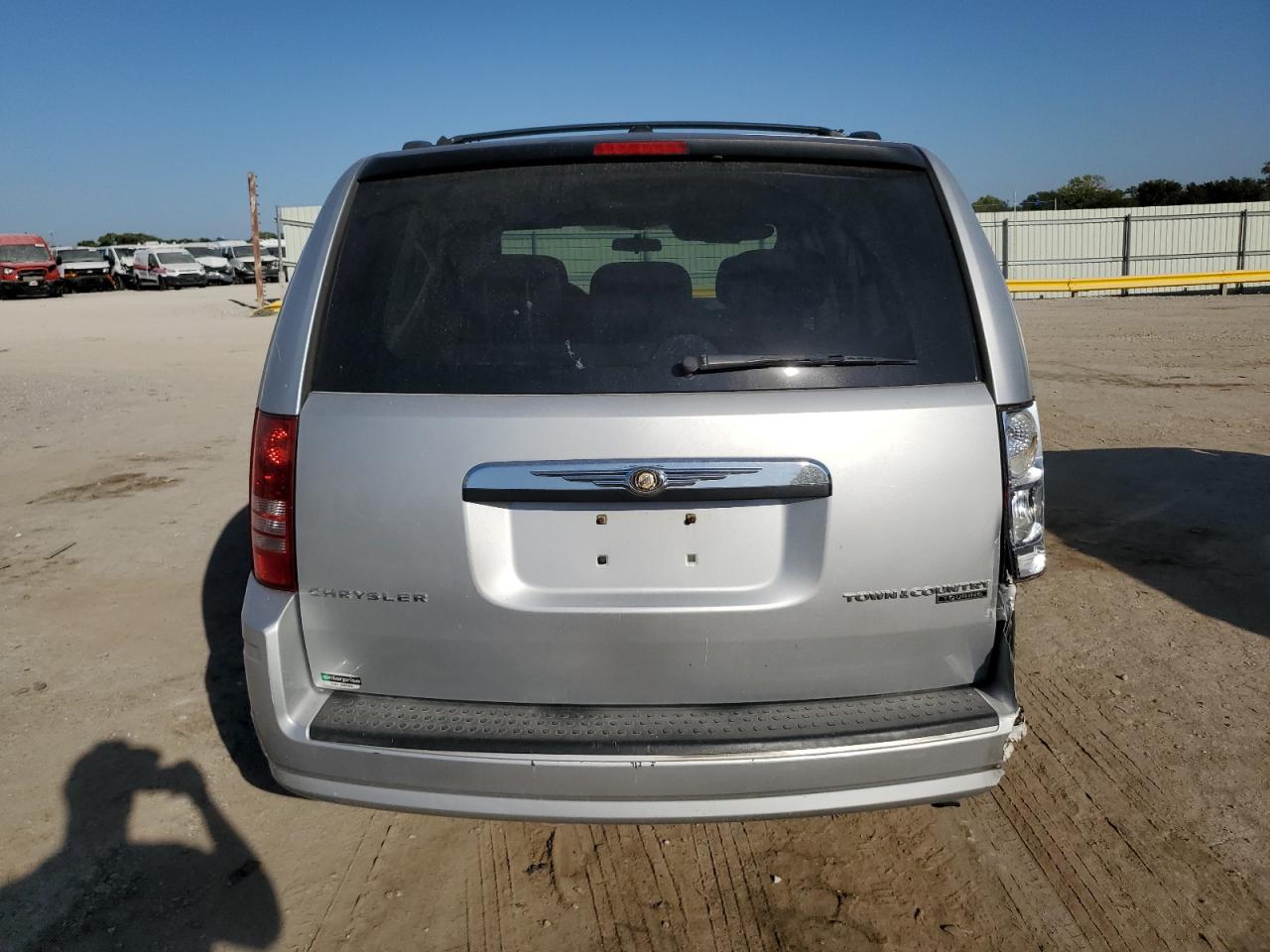 2A4RR5D11AR450755 2010 Chrysler Town & Country Touring