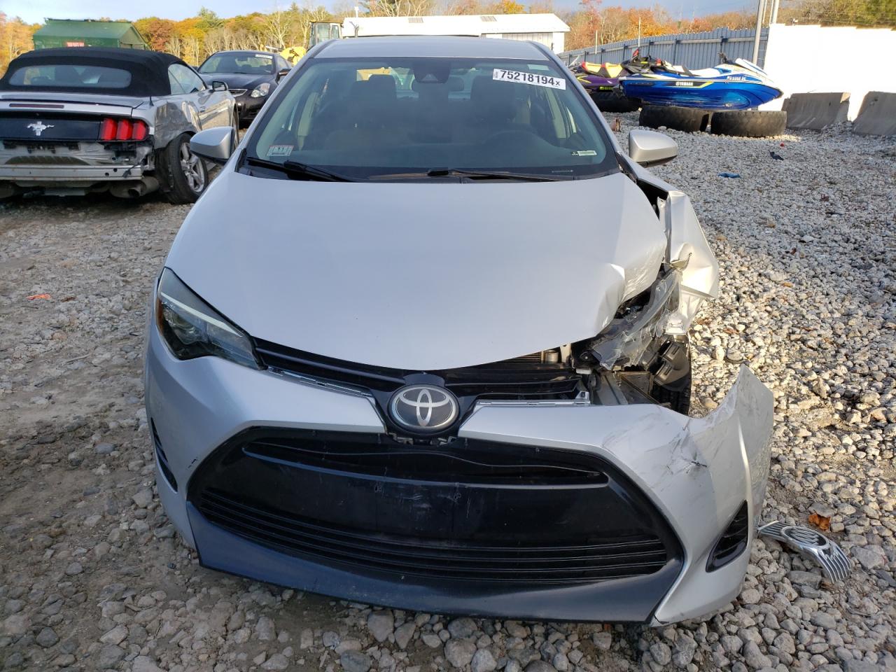 VIN 2T1BURHE6JC069932 2018 TOYOTA COROLLA no.5