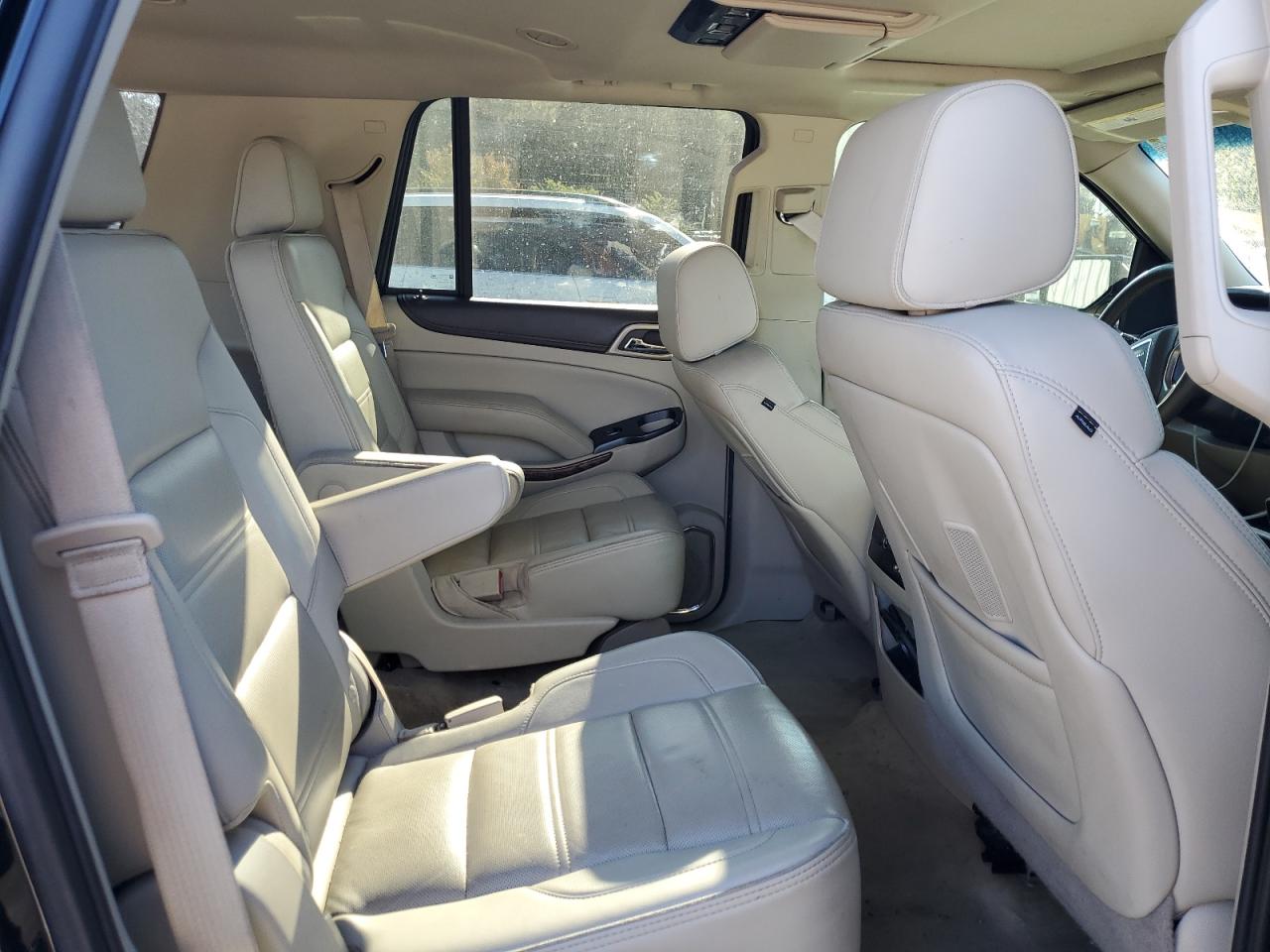 2015 GMC Yukon - Image 10