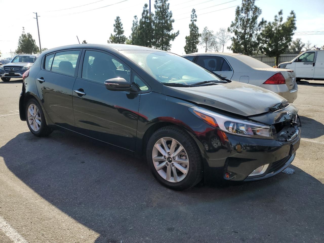 KNAFK5A83H5690876 2017 Kia Forte Lx