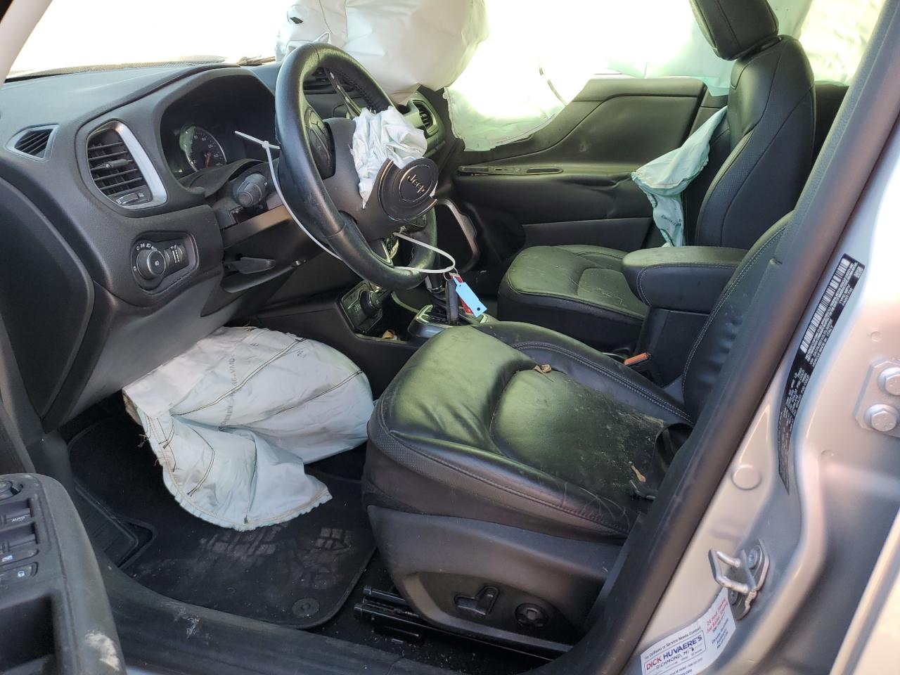 2020 Jeep Renegade - Image 7