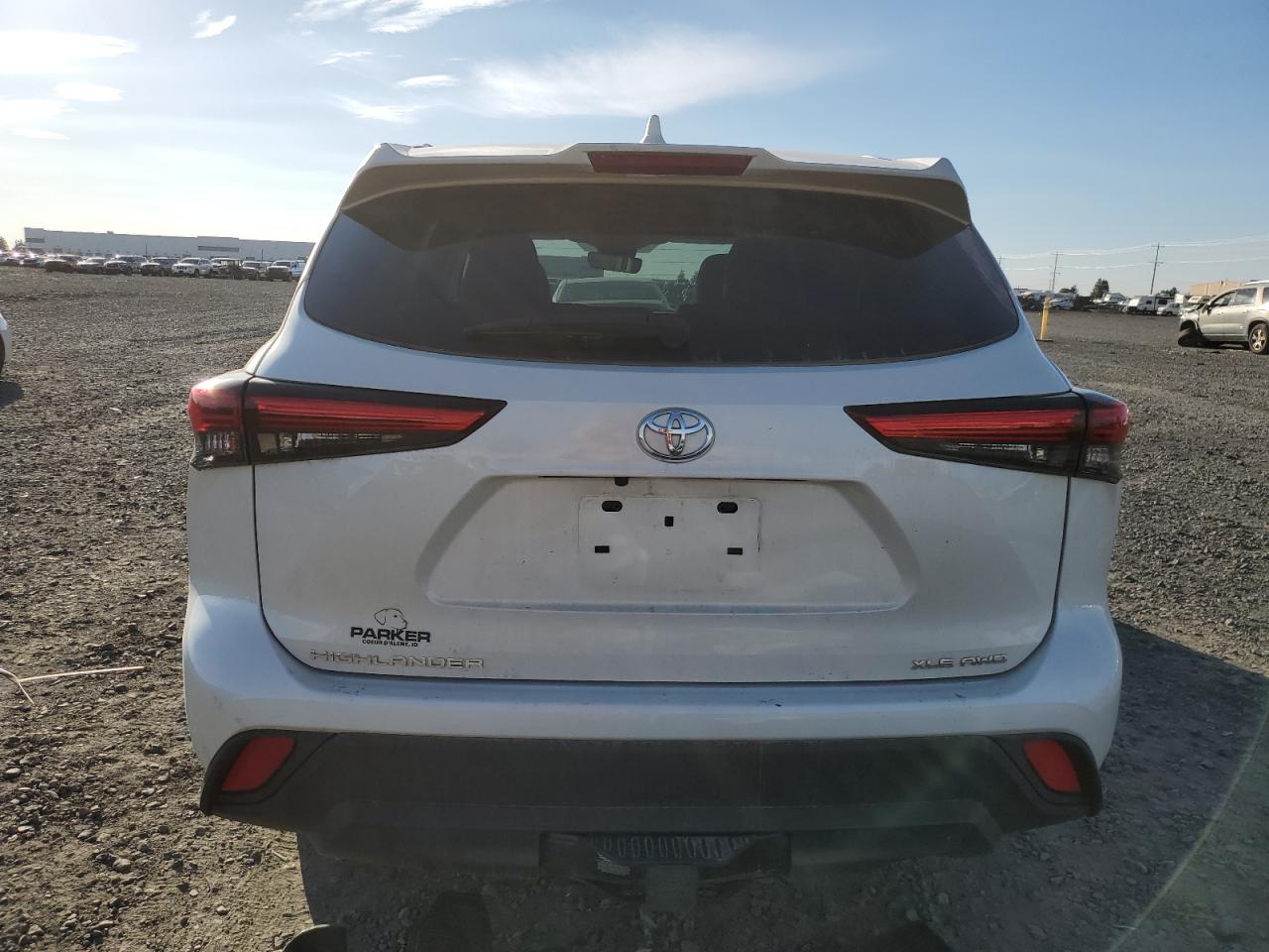 5TDHZRBH4MS071897 2021 Toyota Highlander Xle