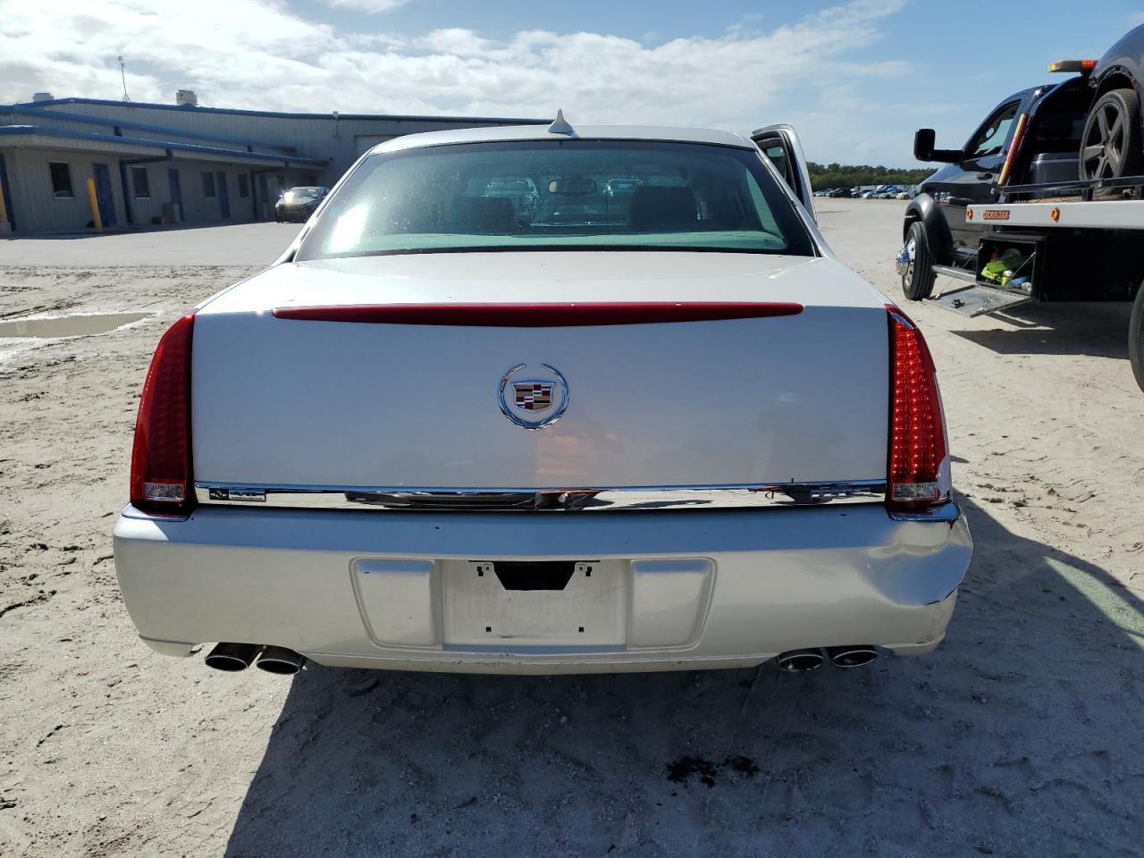 2011 Cadillac Dts Livery VIN: 1G6KR5E67BU109286 Lot: 76360094