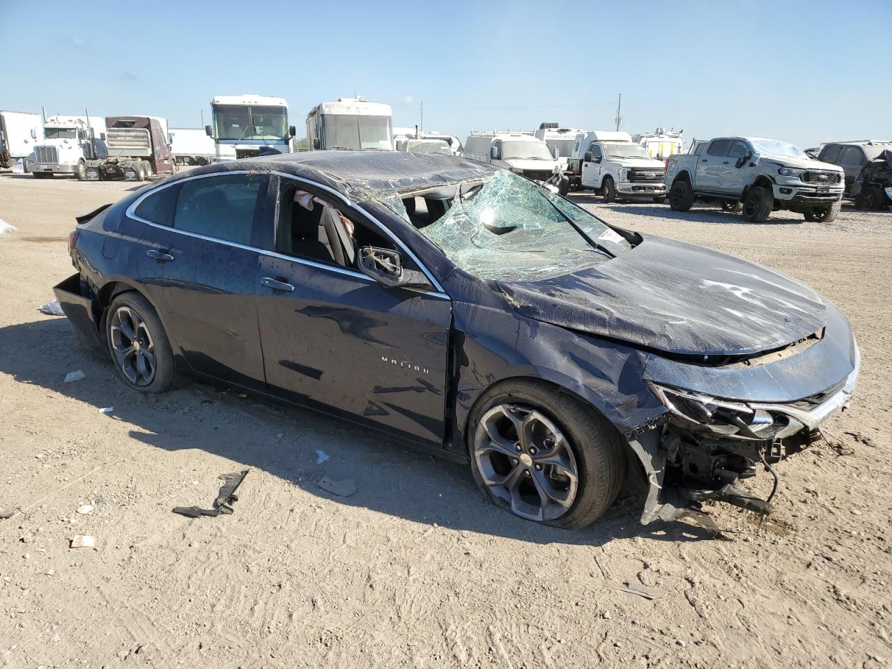 2022 Chevrolet Malibu - Image 4
