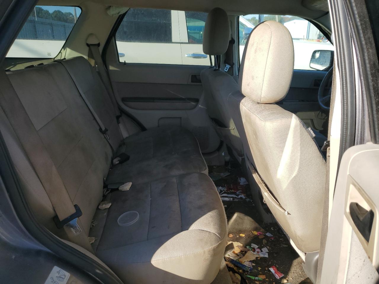 2011 Ford Escape - Image 11