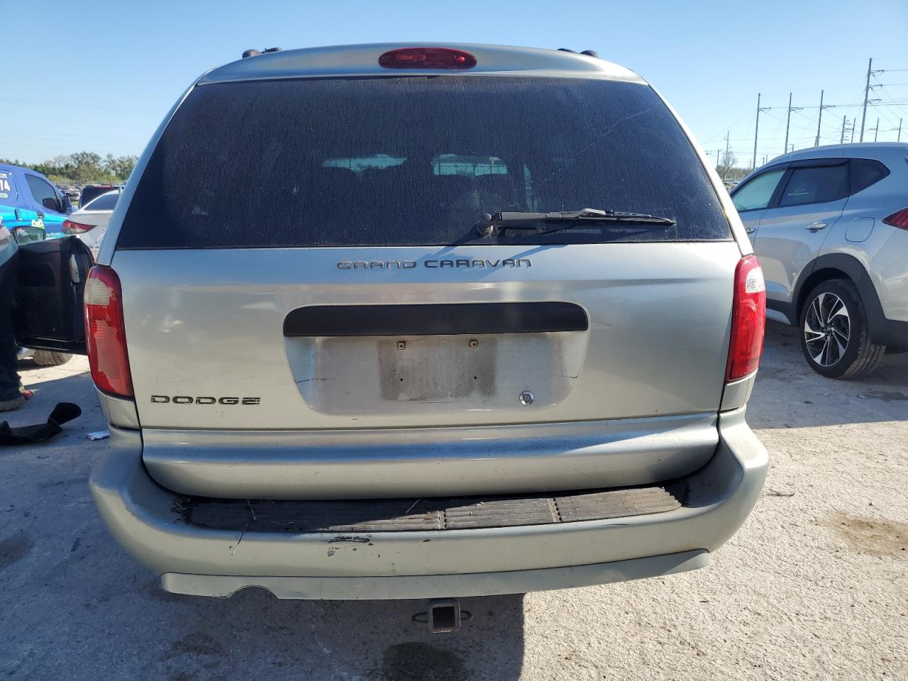 2004 Dodge Grand Caravan Se VIN: 1D4GP24R44B556260 Lot: 77389574