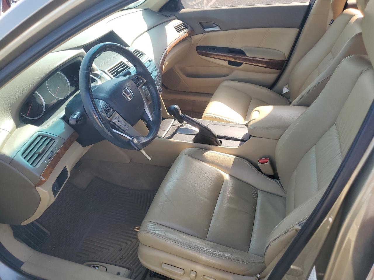 2010 Honda Accord - Image 7