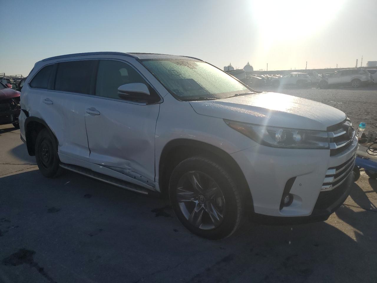 2019 Toyota Highlander - Image 4