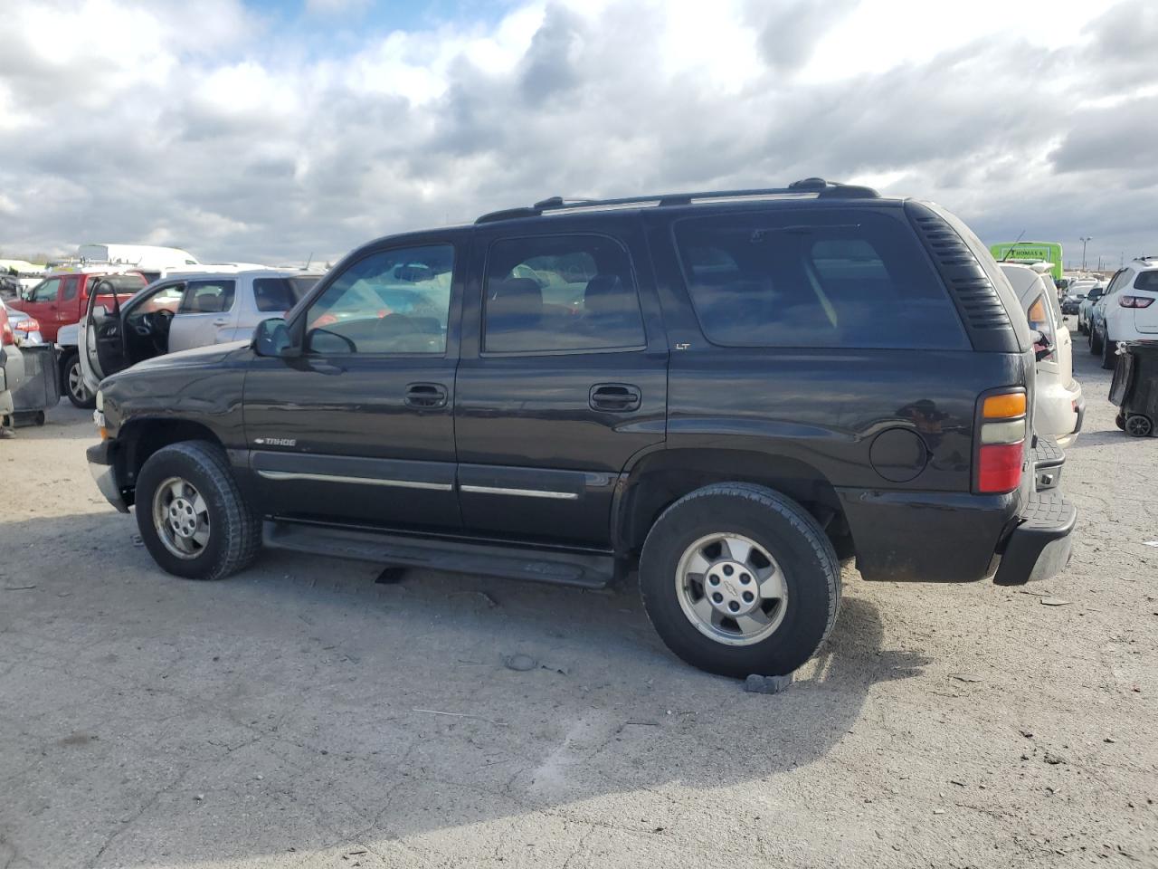 2001 Chevrolet Tahoe - Image 2