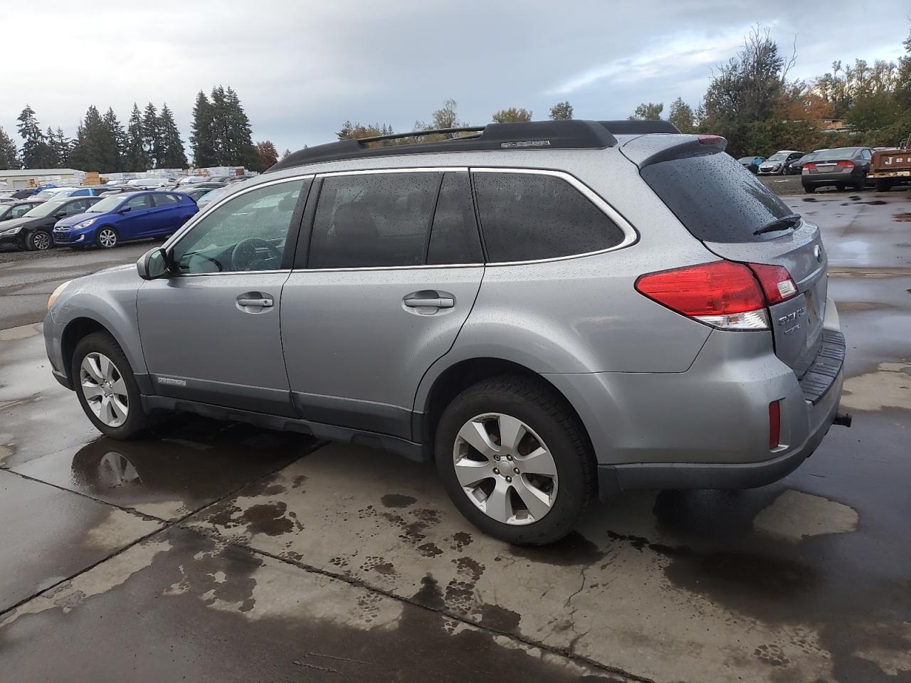 2010 Subaru Outback - Image 2