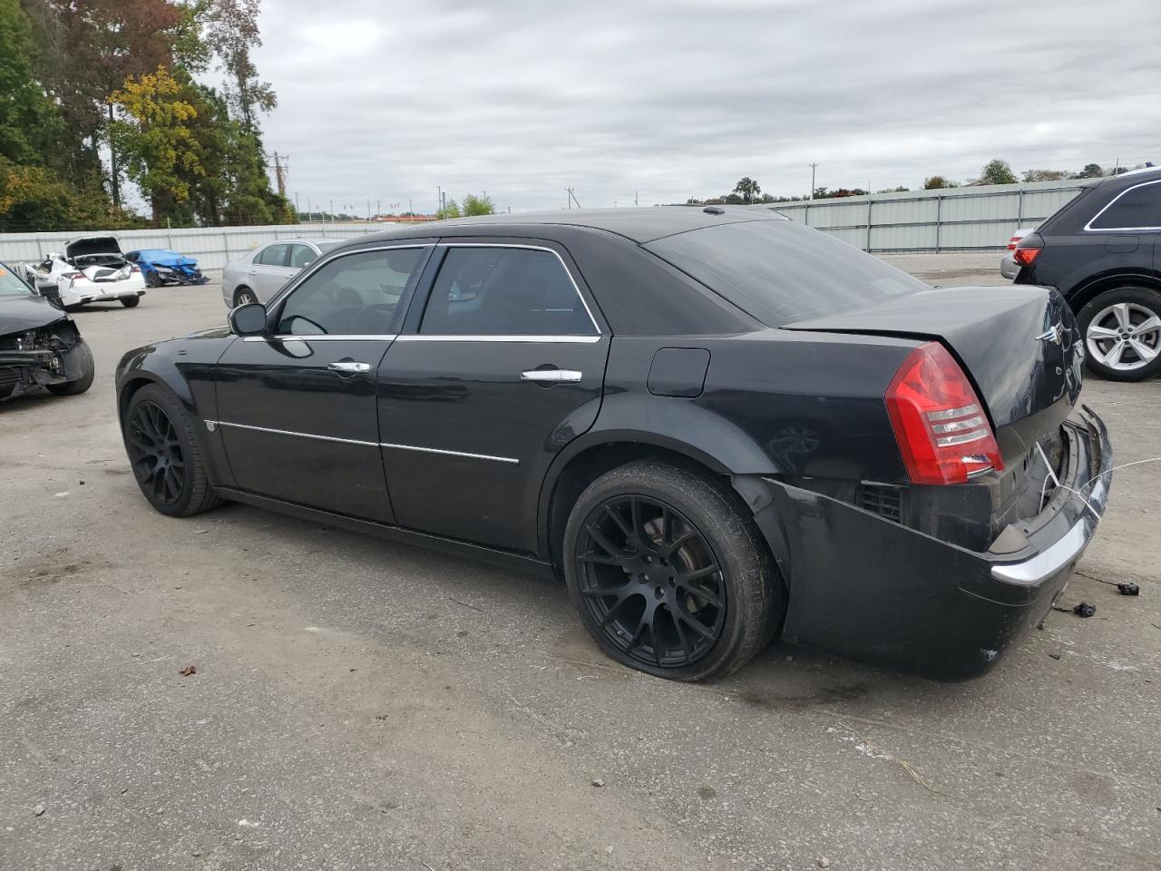 2007 Chrysler 300 - Image 2