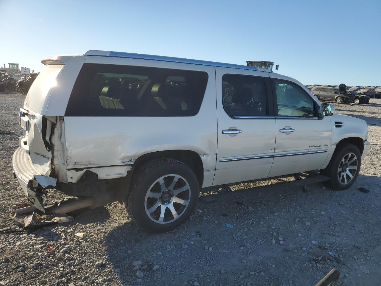 2010 Cadillac Escalade - Image 3