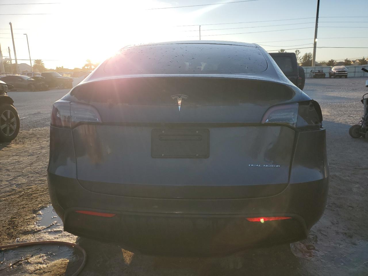 2022 Tesla Model Y VIN: 7SAYGDEE3NA004899 Lot: 75027314