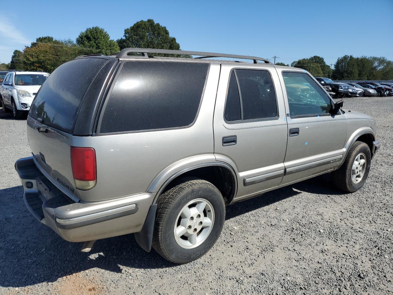 1999 Chevrolet Blazer VIN: 1GNDT13W9X2220743 Lot: 73434054