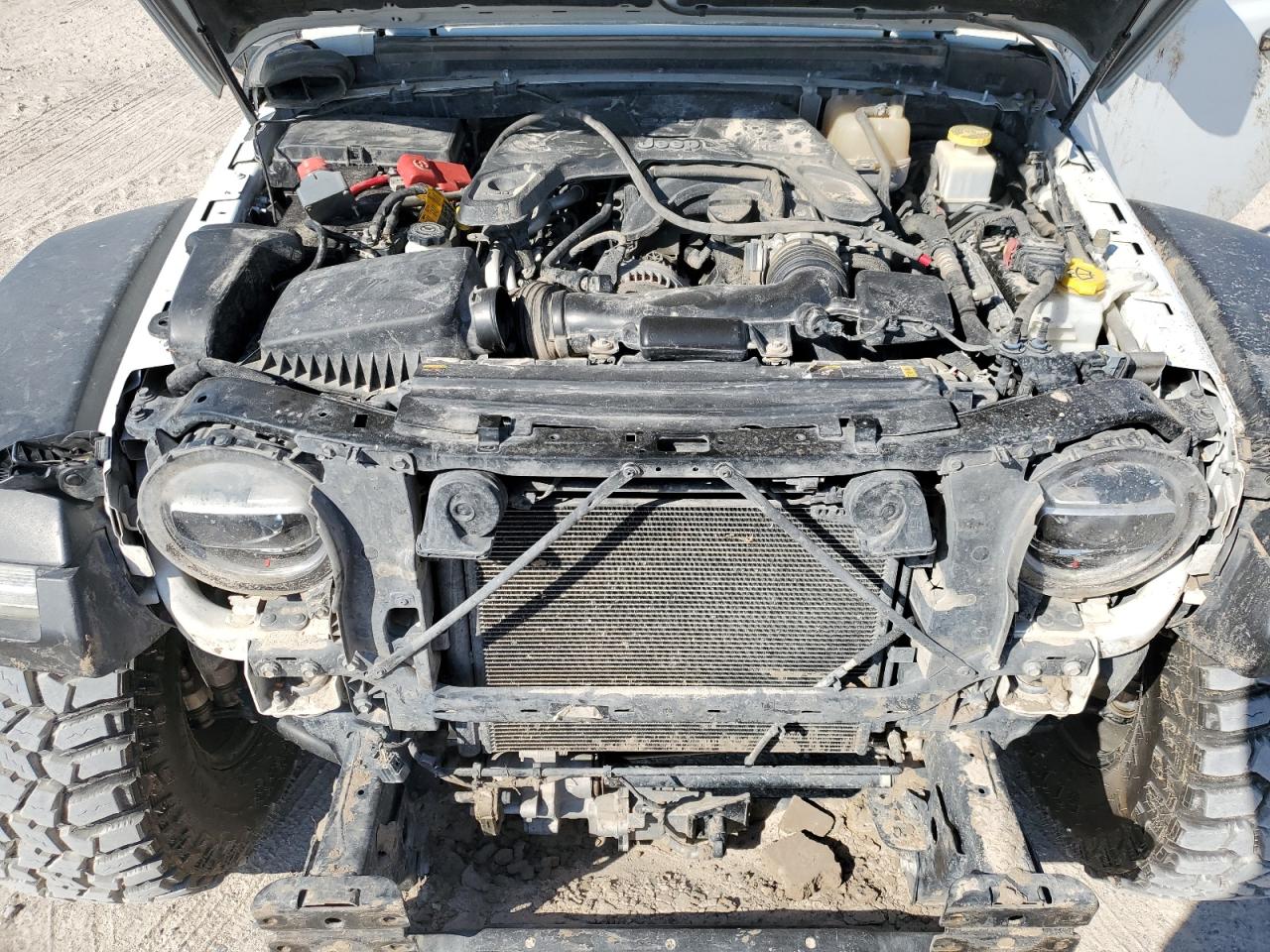 2021 Jeep Gladiator - Image 12
