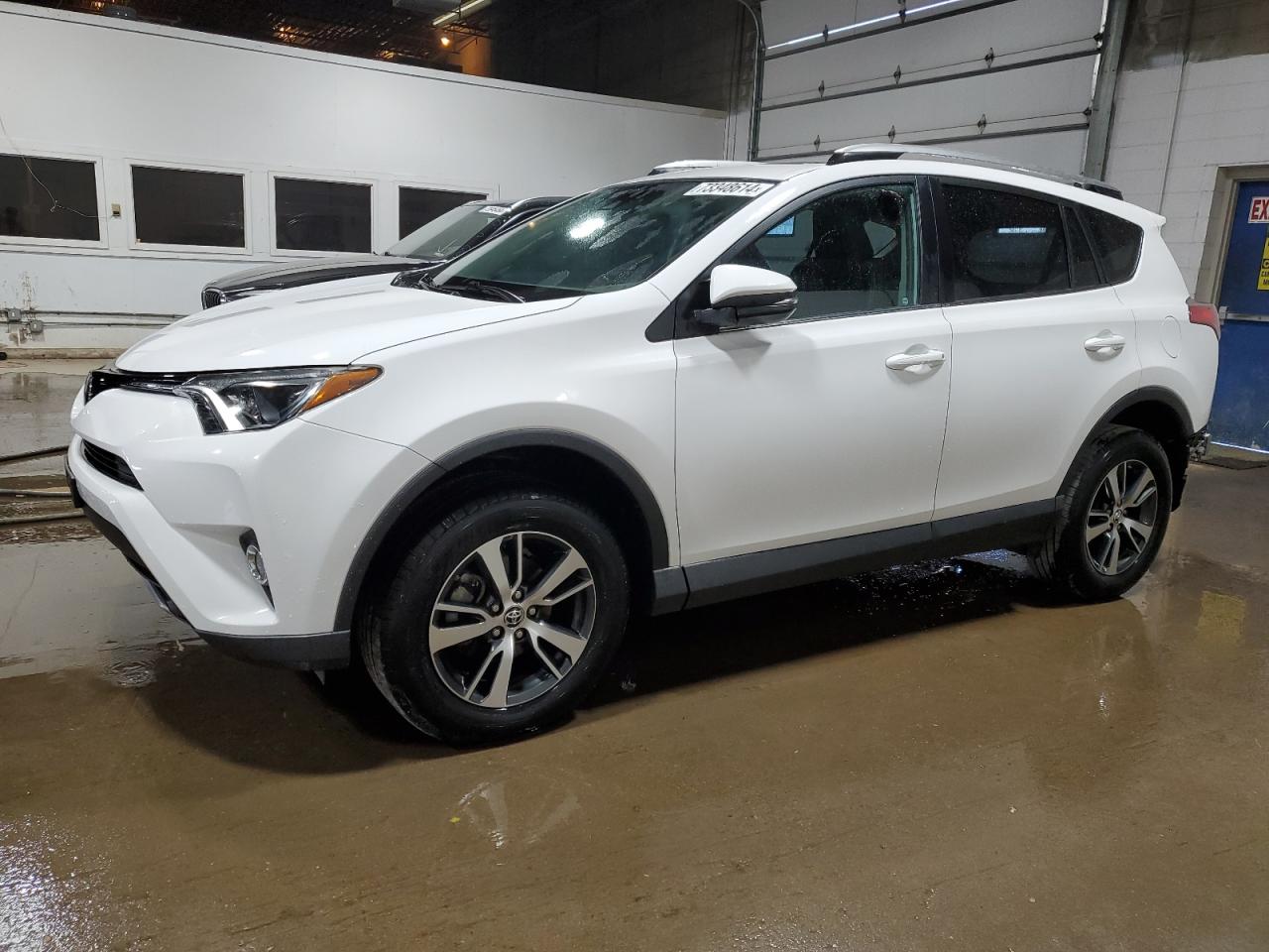 2T3RFREV4JW810193 2018 TOYOTA RAV 4 - Image 1