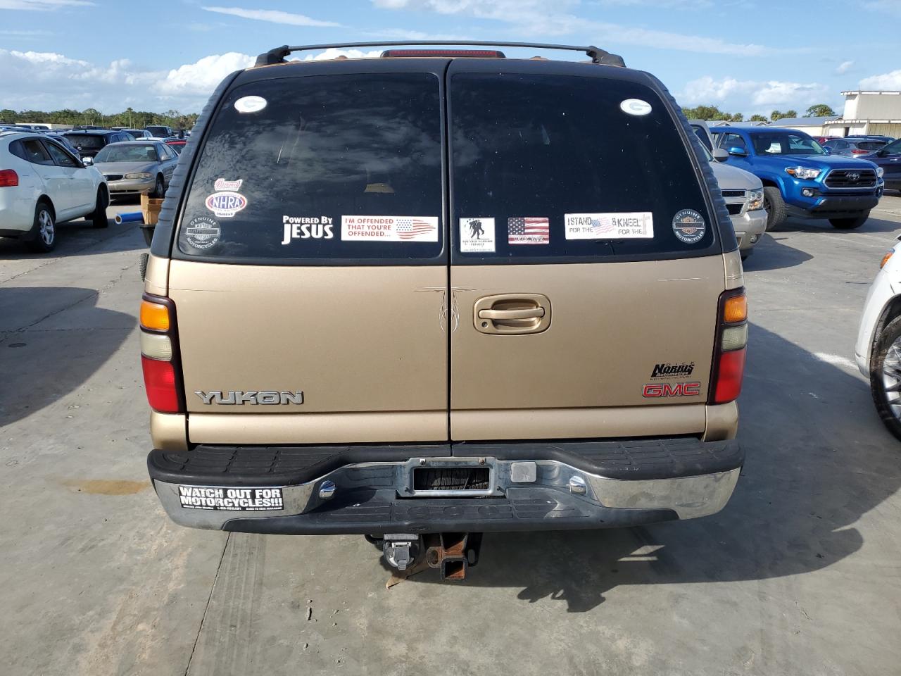 2000 GMC Yukon VIN: 1GKEC13T0YJ204011 Lot: 74451944