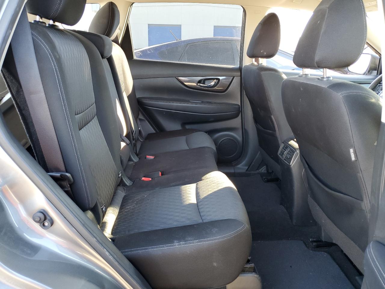 2018 Nissan Rogue - Image 10