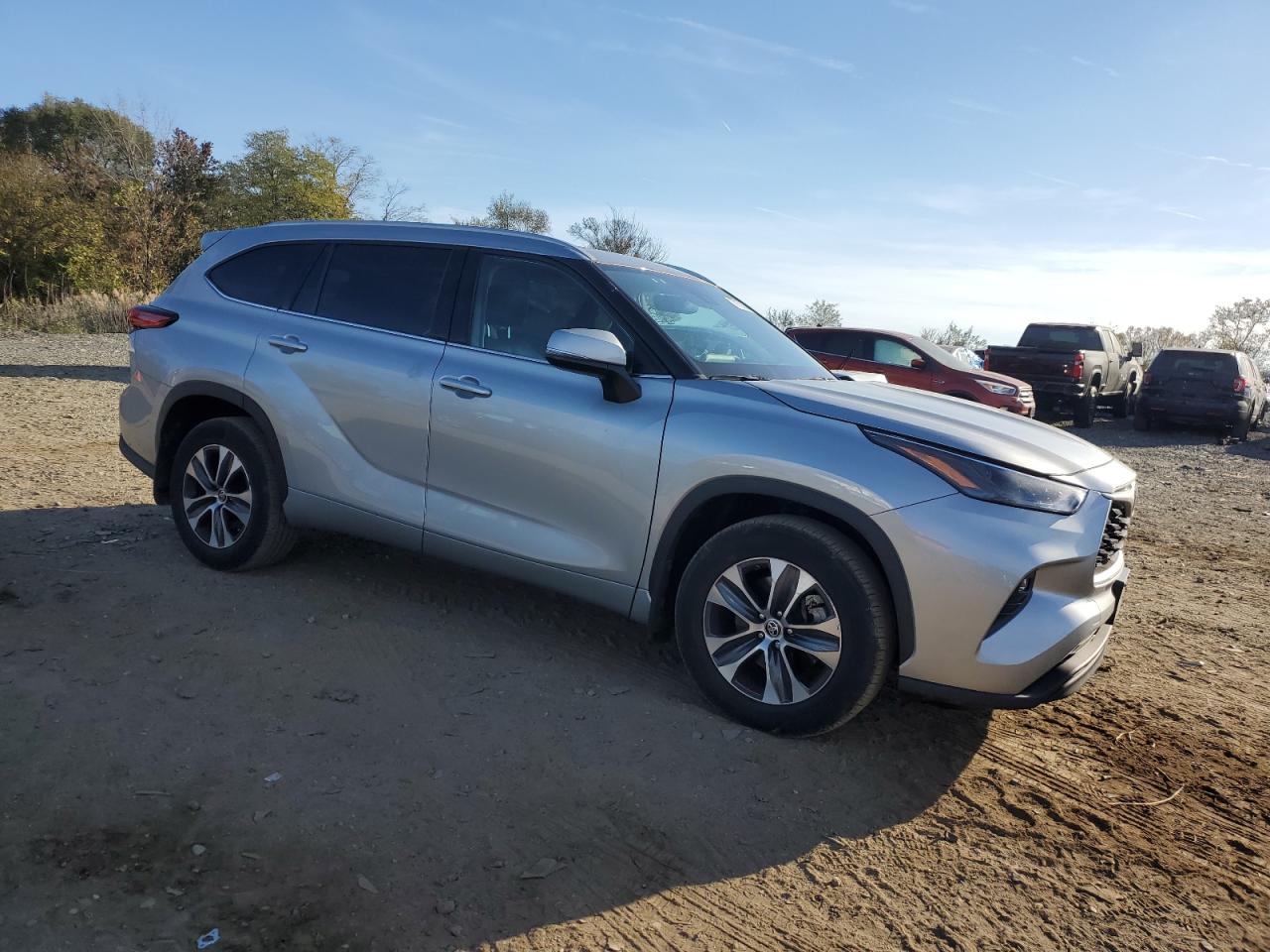 2022 Toyota Highlander - Image 4