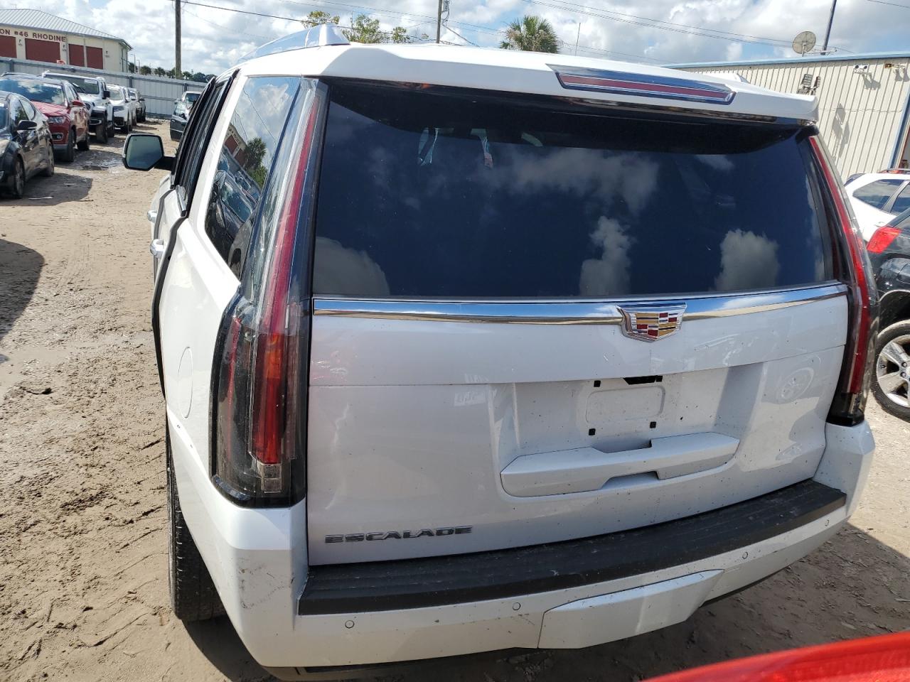 1GYS3CKJ1KR387030 2019 Cadillac Escalade Premium Luxury