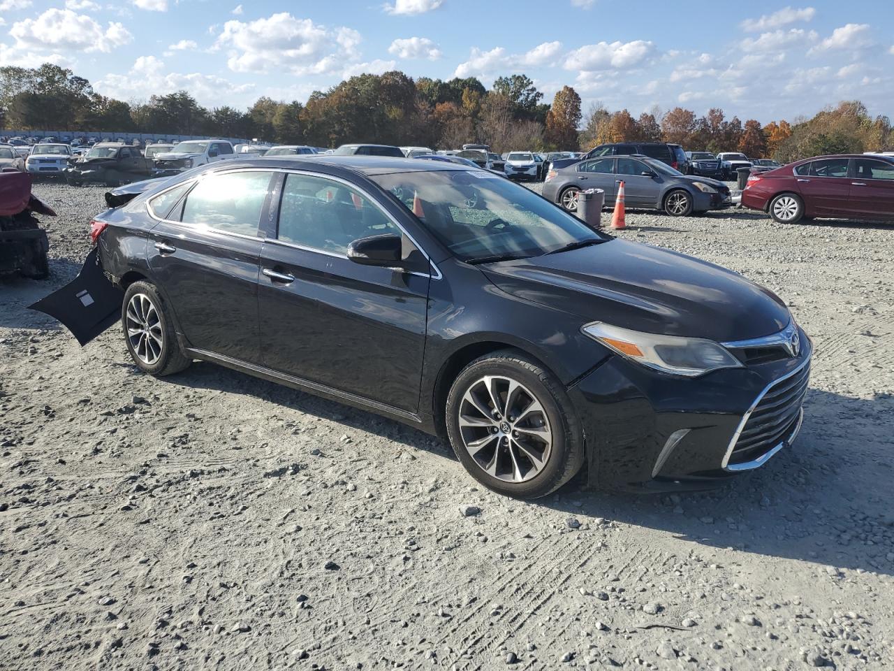 2016 Toyota Avalon - Image 4