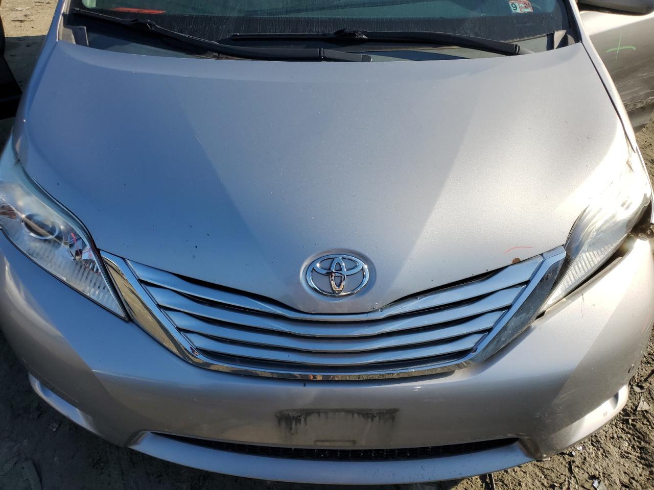 5TDDK3DC6BS005673 2011 Toyota Sienna Xle