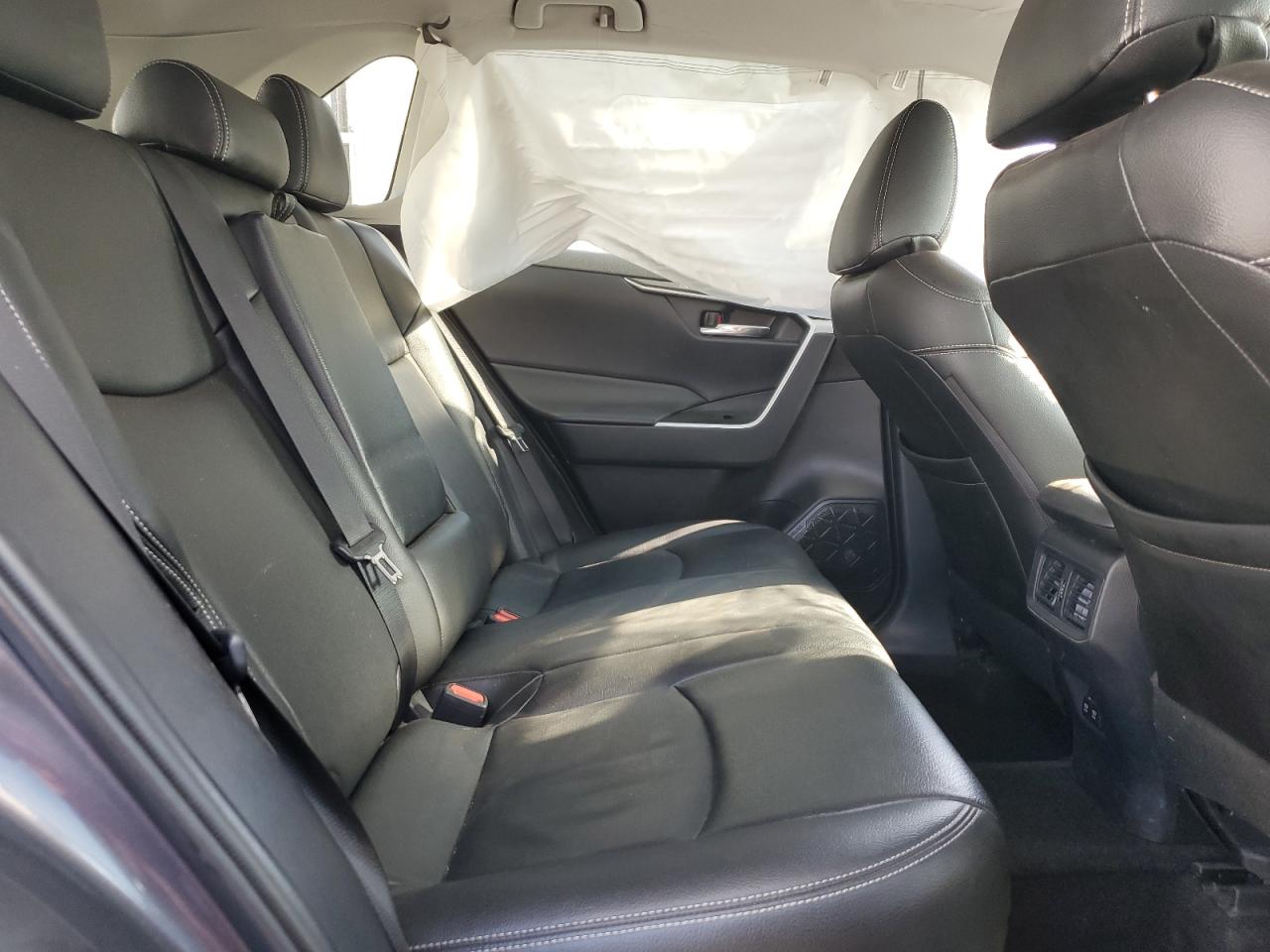 2020 Toyota RAV 4 - Image 11