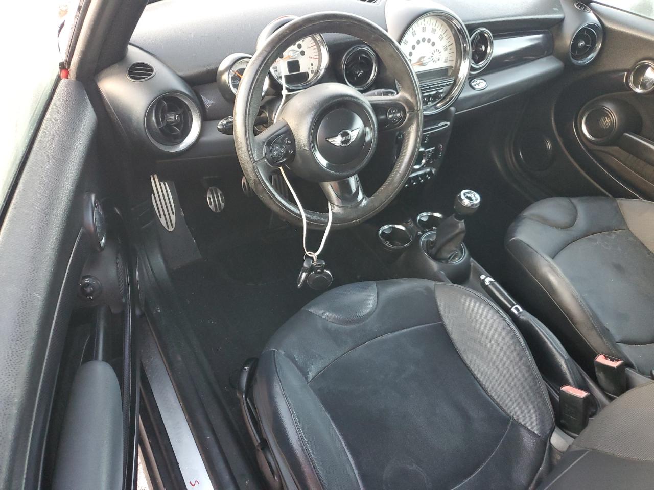 2011 MINI Cooper - Image 8
