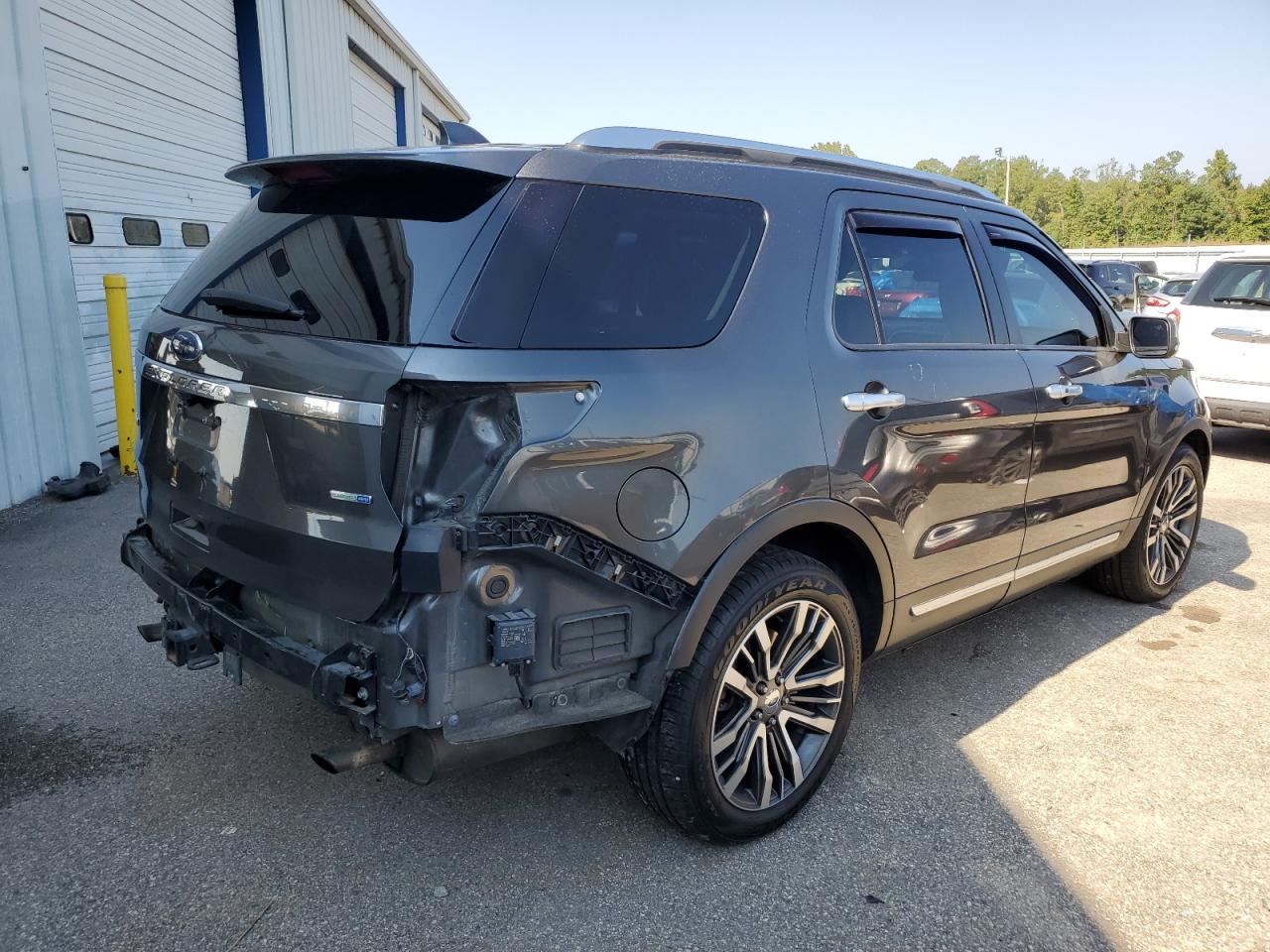 2017 Ford Explorer - Image 3