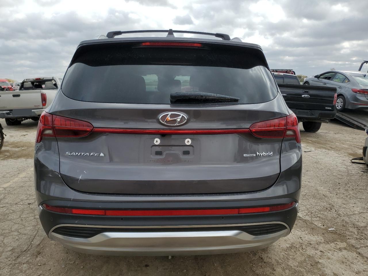 2022 Hyundai Santa Fe - Image 6