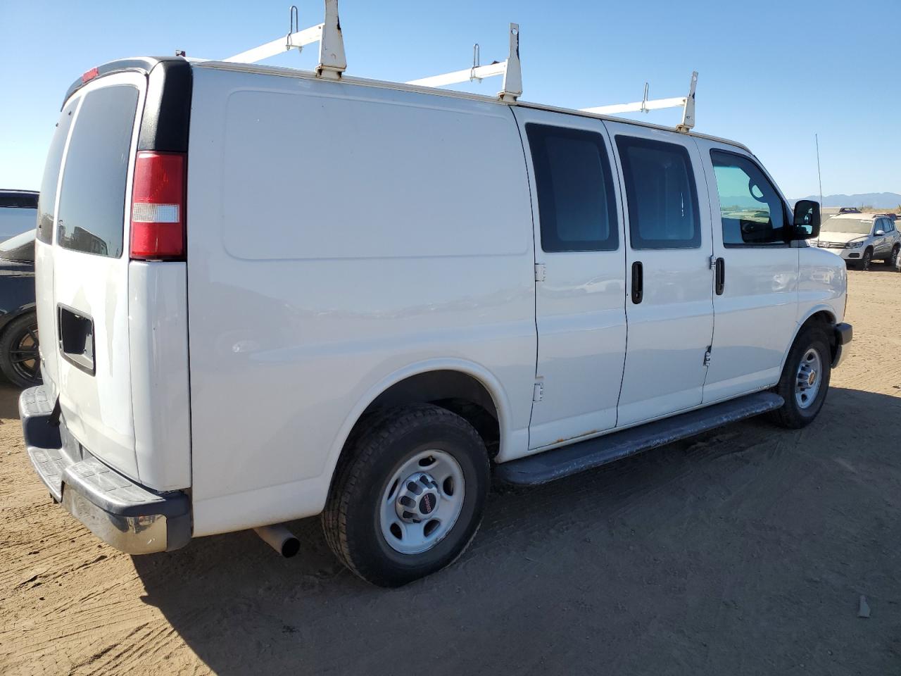 2015 GMC Savana - Image 3