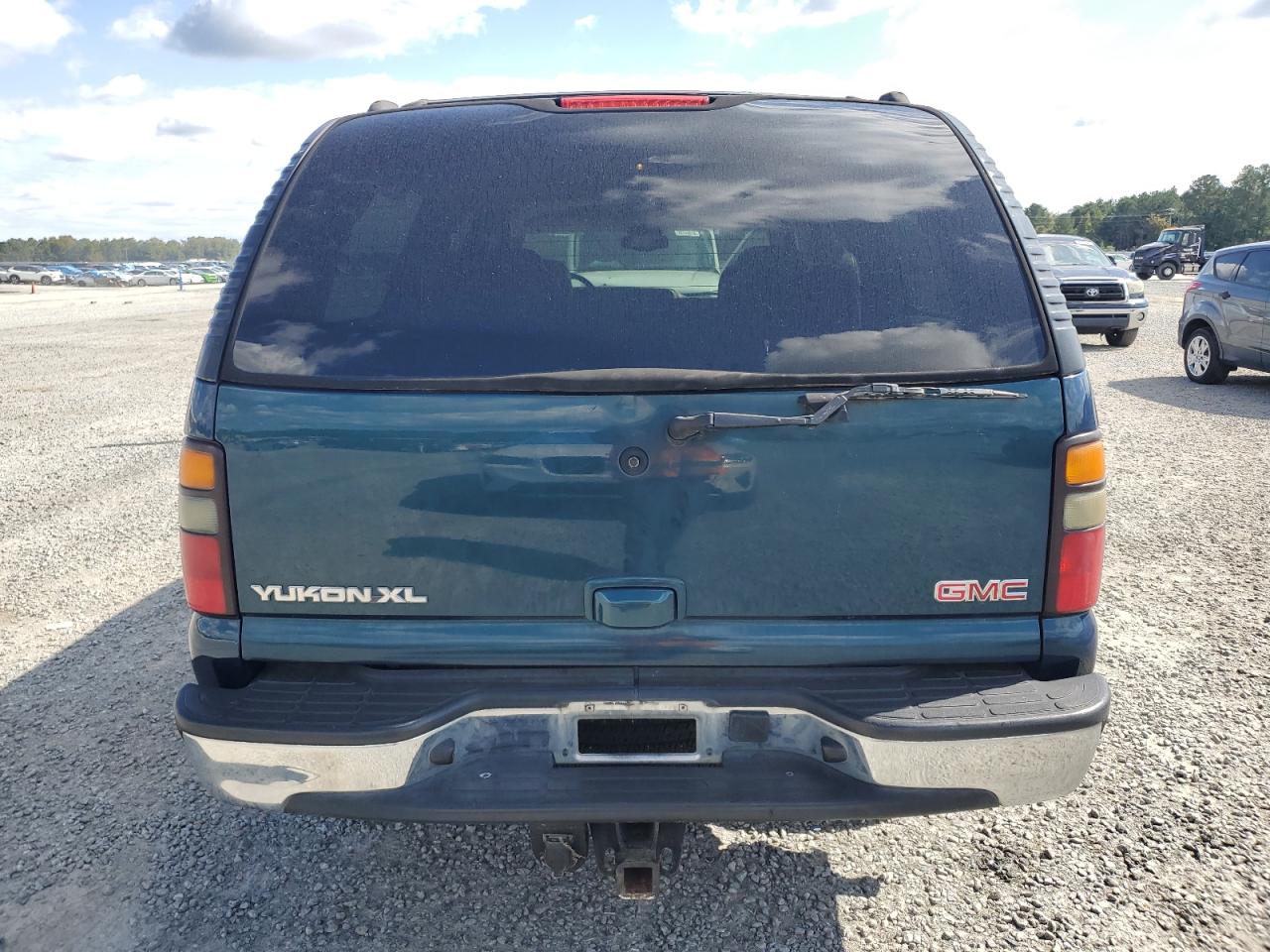 1GKEC16Z05J152844 2005 GMC Yukon Xl C1500