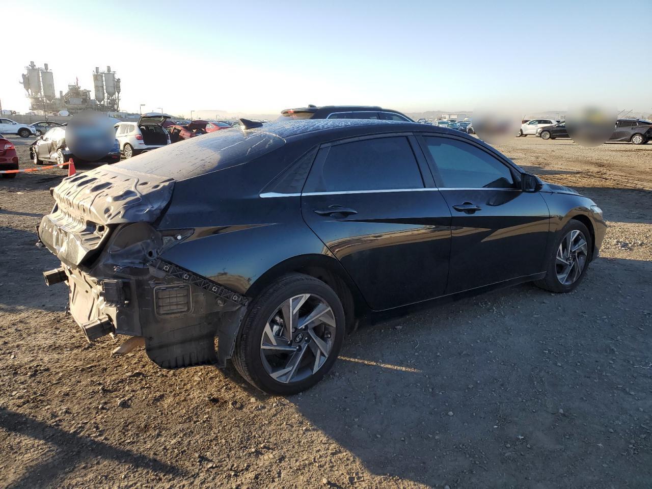2024 Hyundai Elantra - Image 3