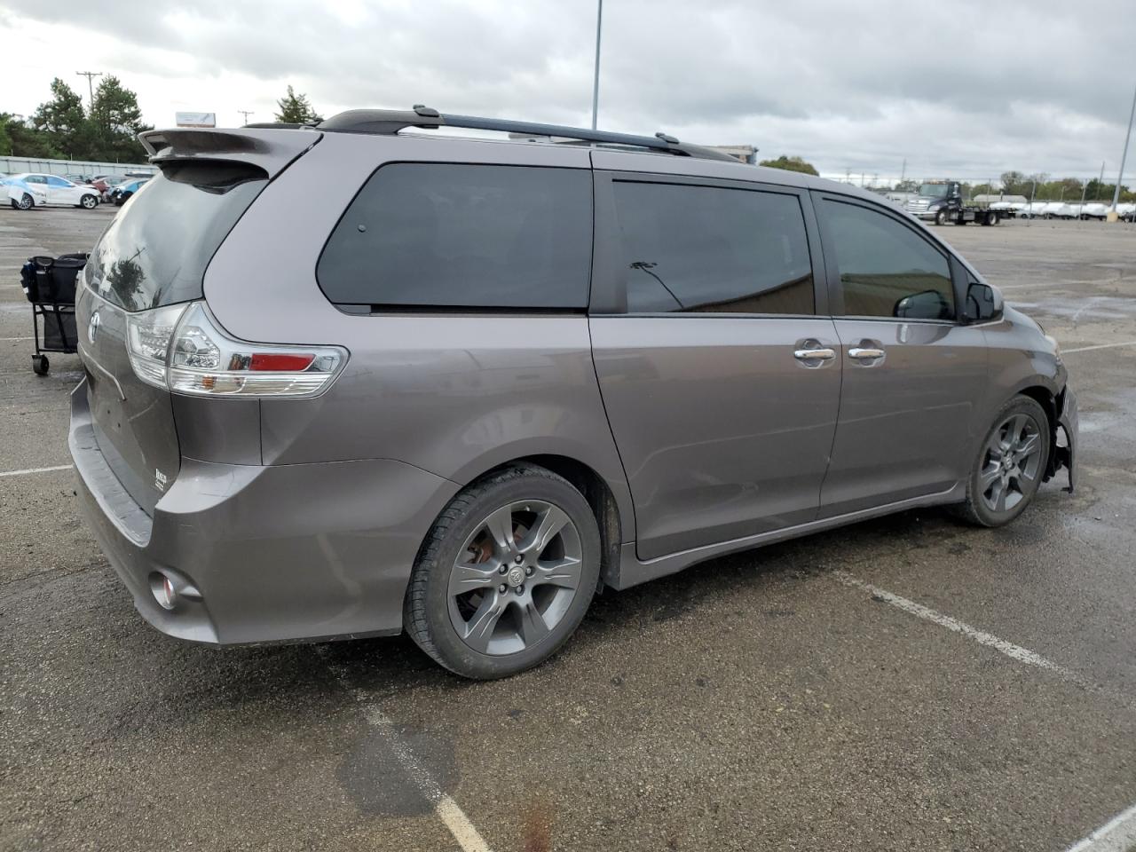 5TDXK3DC8GS750607 2016 Toyota Sienna Se